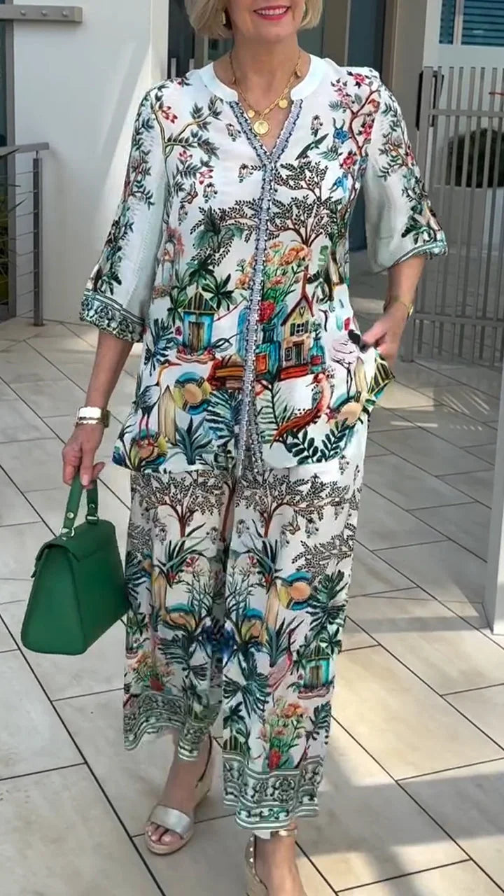 Conjunto casual feminino com estampa e gola redonda