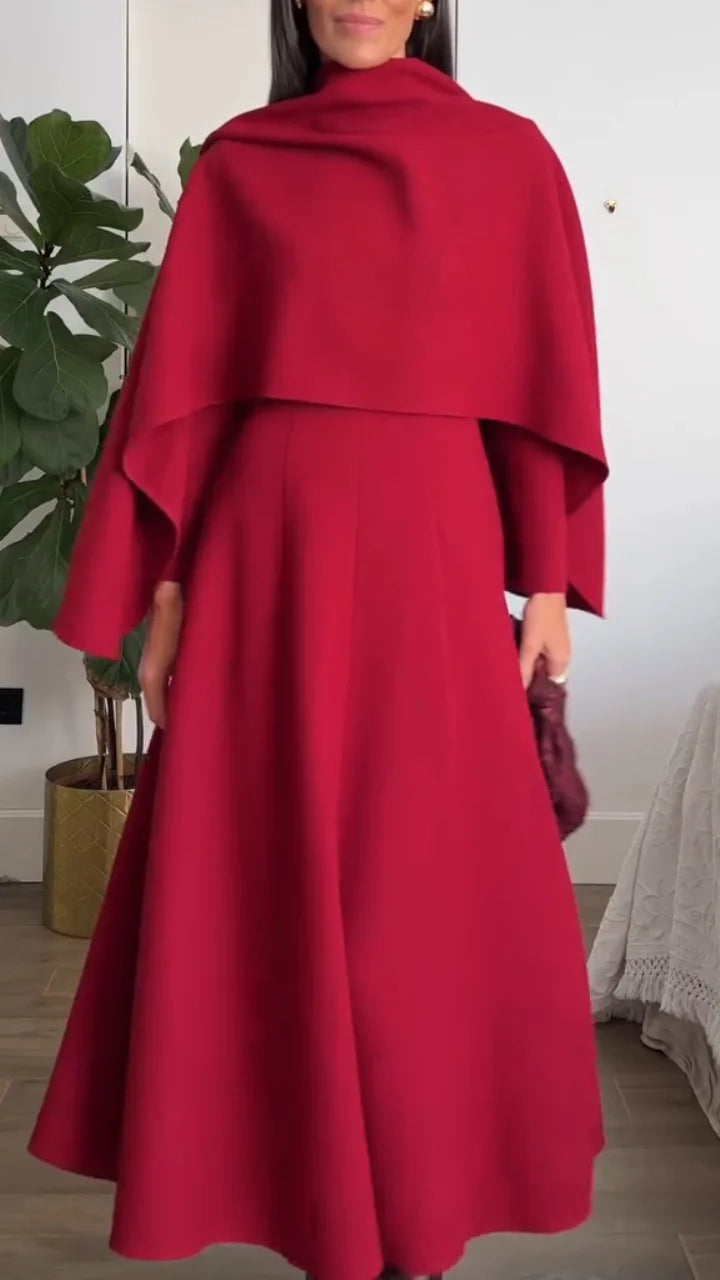 Conjunto elegante feminino com vestido de gola redonda e xale.
