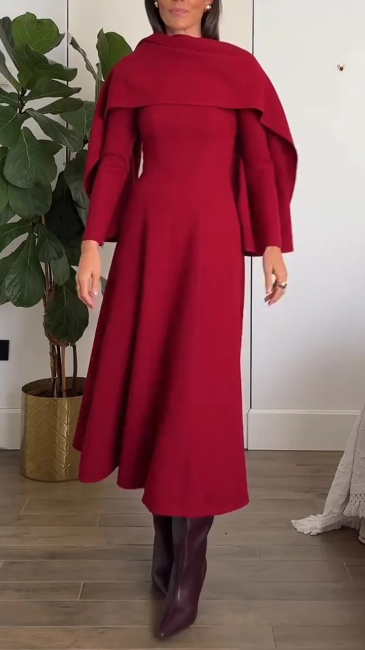 Conjunto elegante feminino com vestido de gola redonda e xale.