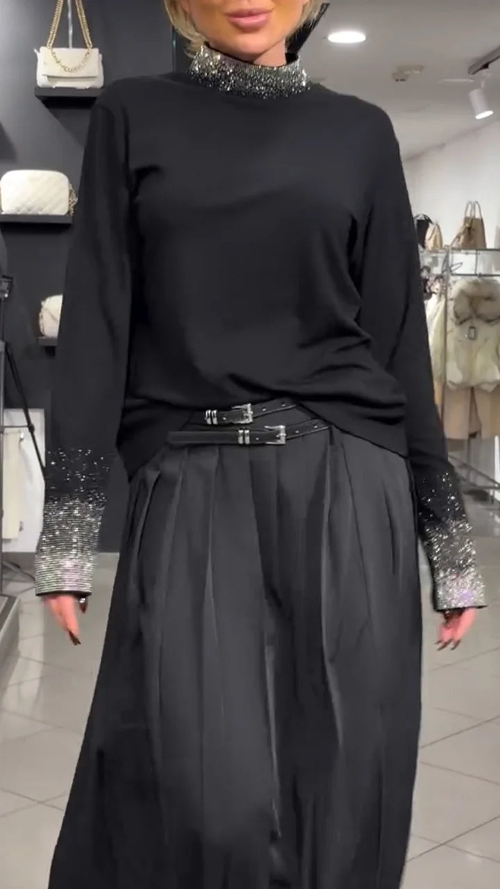 Conjunto casual feminino com top de strass e saia com fenda